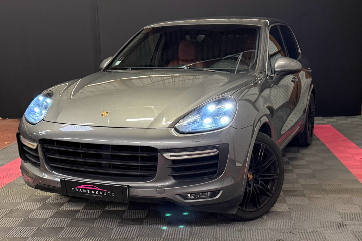 PORSCHE CAYENNE