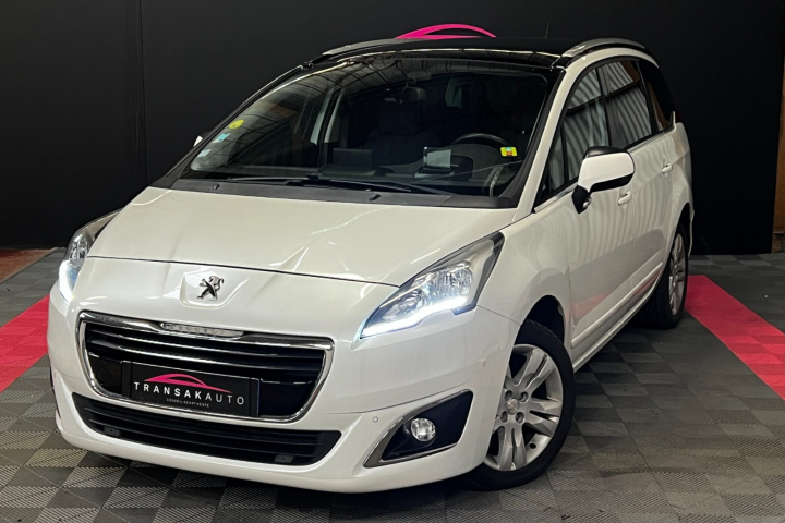 PEUGEOT 5008