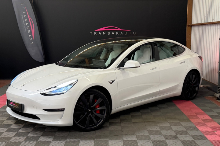 TESLA MODEL 3