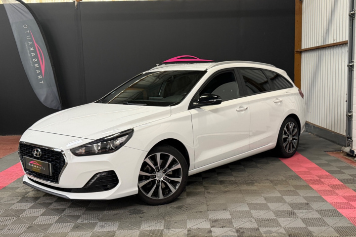 HYUNDAI i30