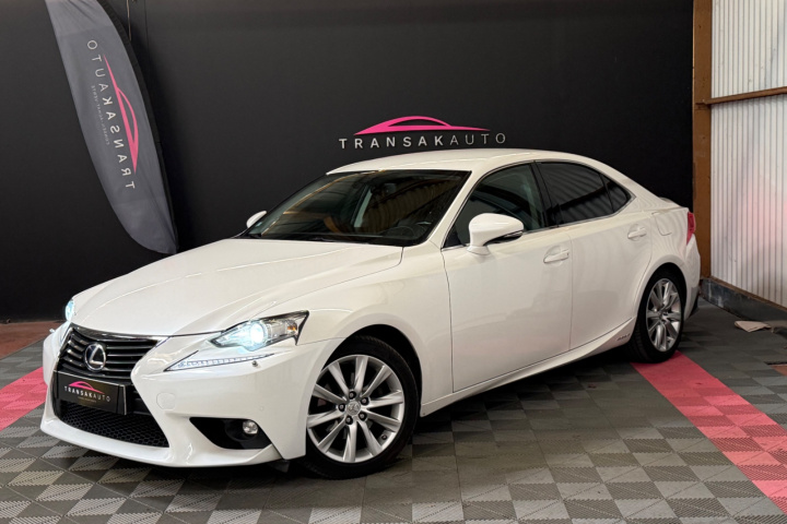 LEXUS IS